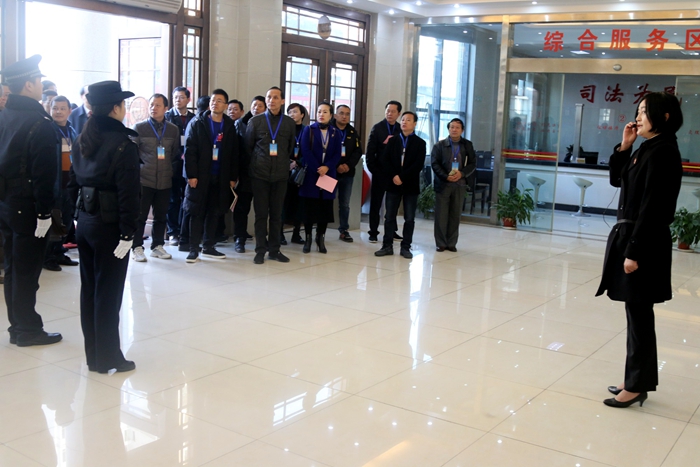 （杨岭）洪湖法院公众开放日，代表委员零距离感受阳光司法.jpg