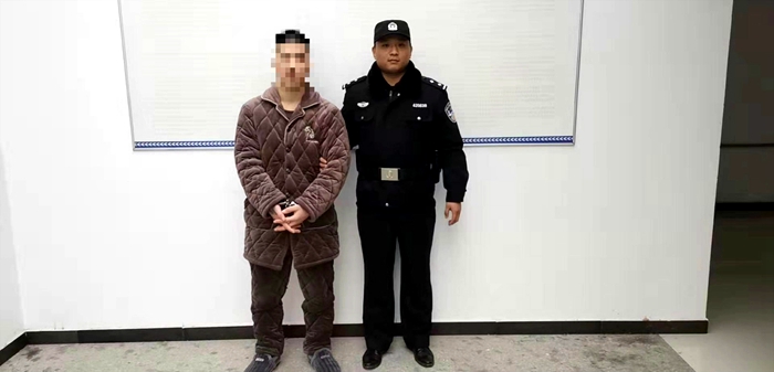 监利法院胡玉玲 小小挖耳勺 安检不含糊.jpg