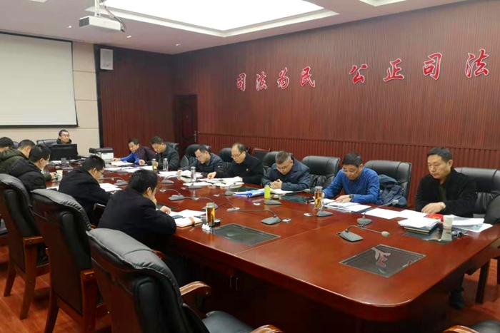江陵法院党组理论学习中心组开展2020年度第一次集中学习.jpg