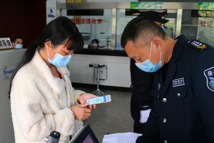 防控庭审两不误  线上线下复工忙 (2).jpg