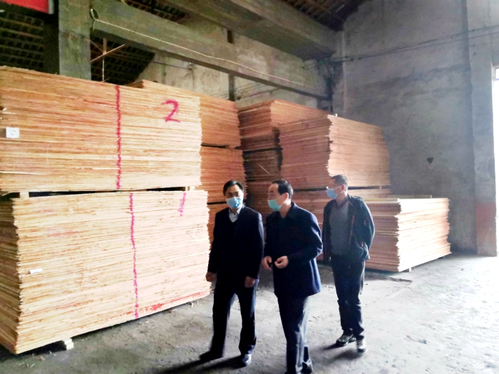 走访企业助力复工复产2.jpg 走访企业助力复工复产2.jpg