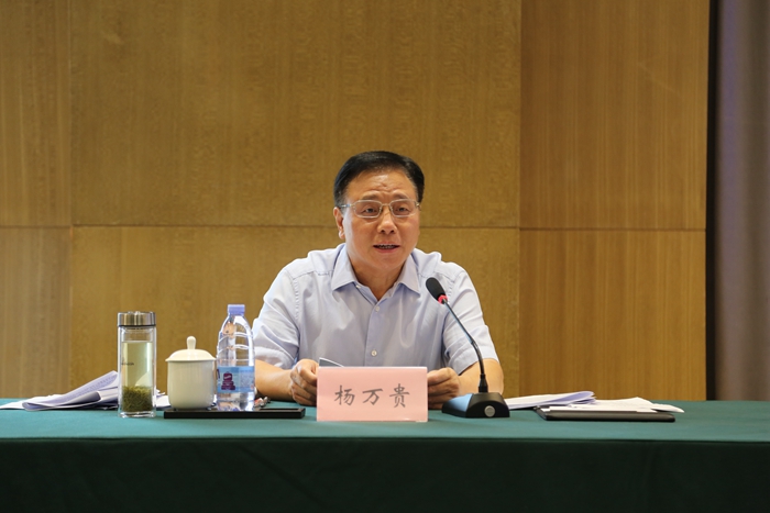 省人大常委会委员、监察和司法委员会主任委员杨万贵参加调研.JPG