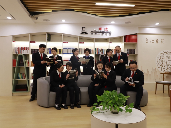 演讲活动合照.jpg