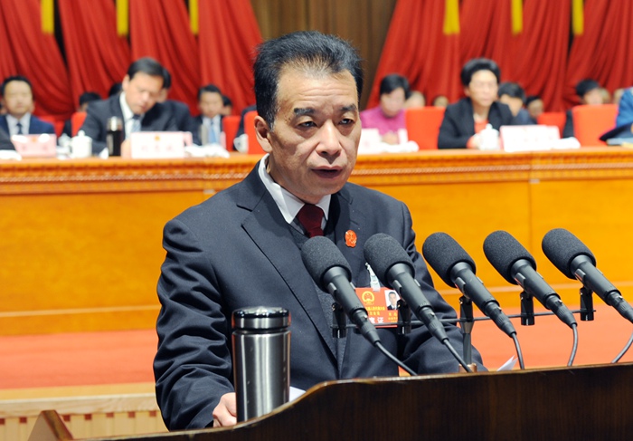 市中级人民法院院长肖志坚作市中级人民法院工作报告_副本.jpg