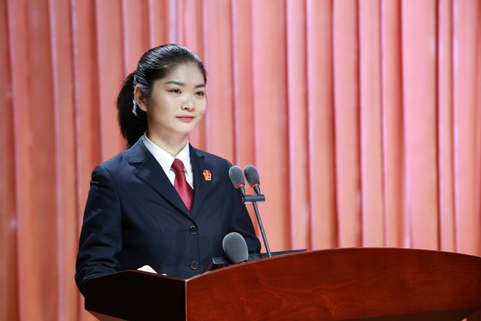 肖婷.JPG