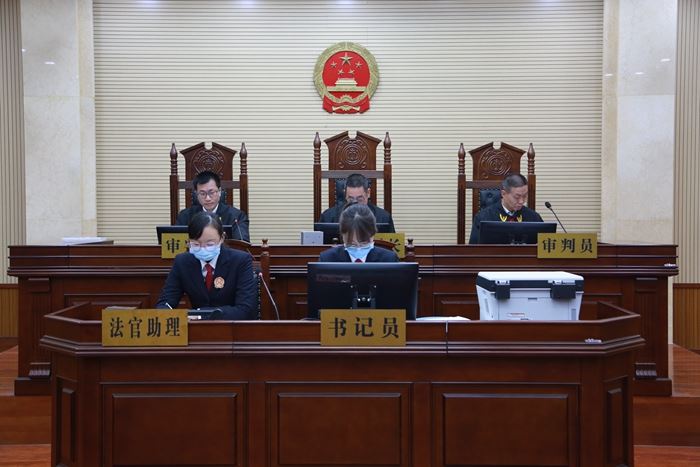 荆州中院行政庭公开开庭审理征收补偿决定案2.JPG